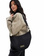 Qualify sling bag in black