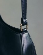 asymmetric shoulder bag in black