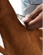 shoulder bag in brown faux suede