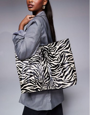 ponyhair shopper bag in zebra print